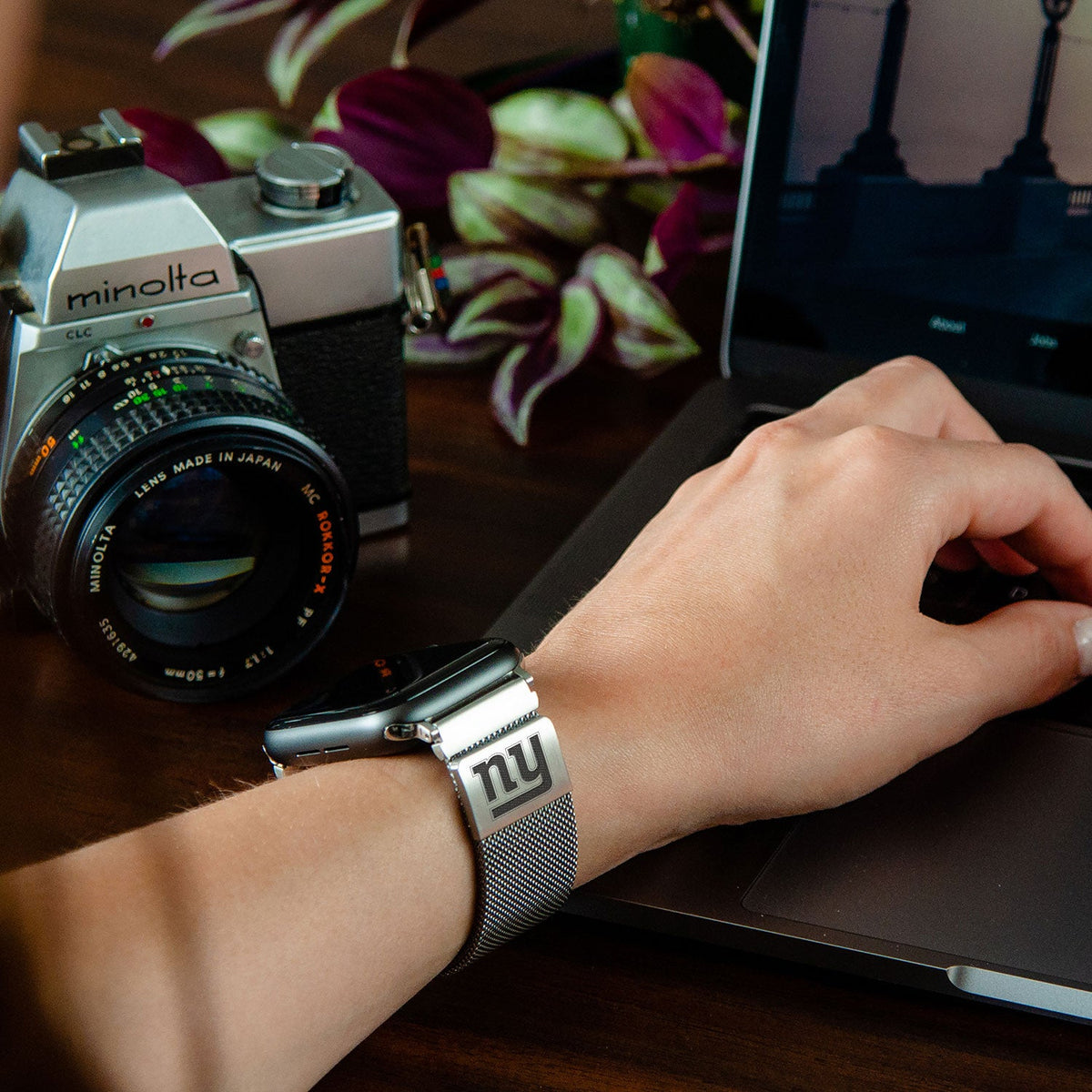 New York Giants Stainless Steel Apple Watch Band - AffinityBands