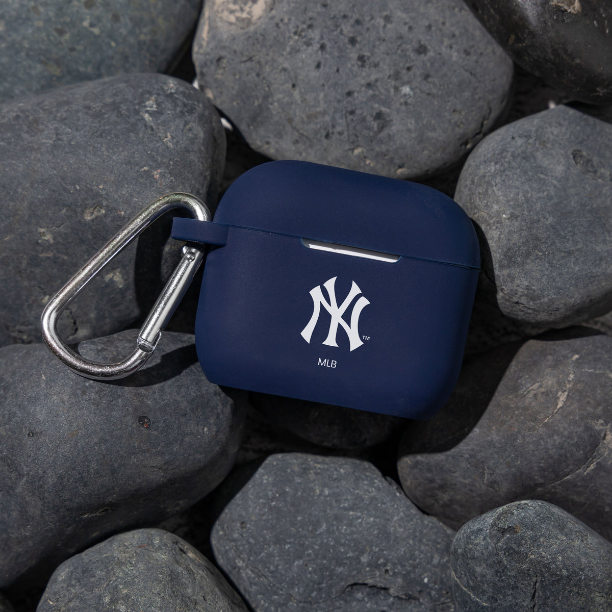 Game Time New York Yankees Silicone Case Cover Compatible with Apple AirPods Generation 3 Battery Case (Navy)