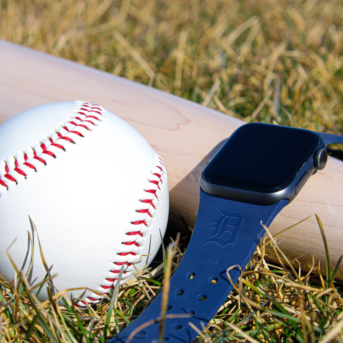 Game Time Detroit Tigers Engraved Apple Gen 3 Combo Package