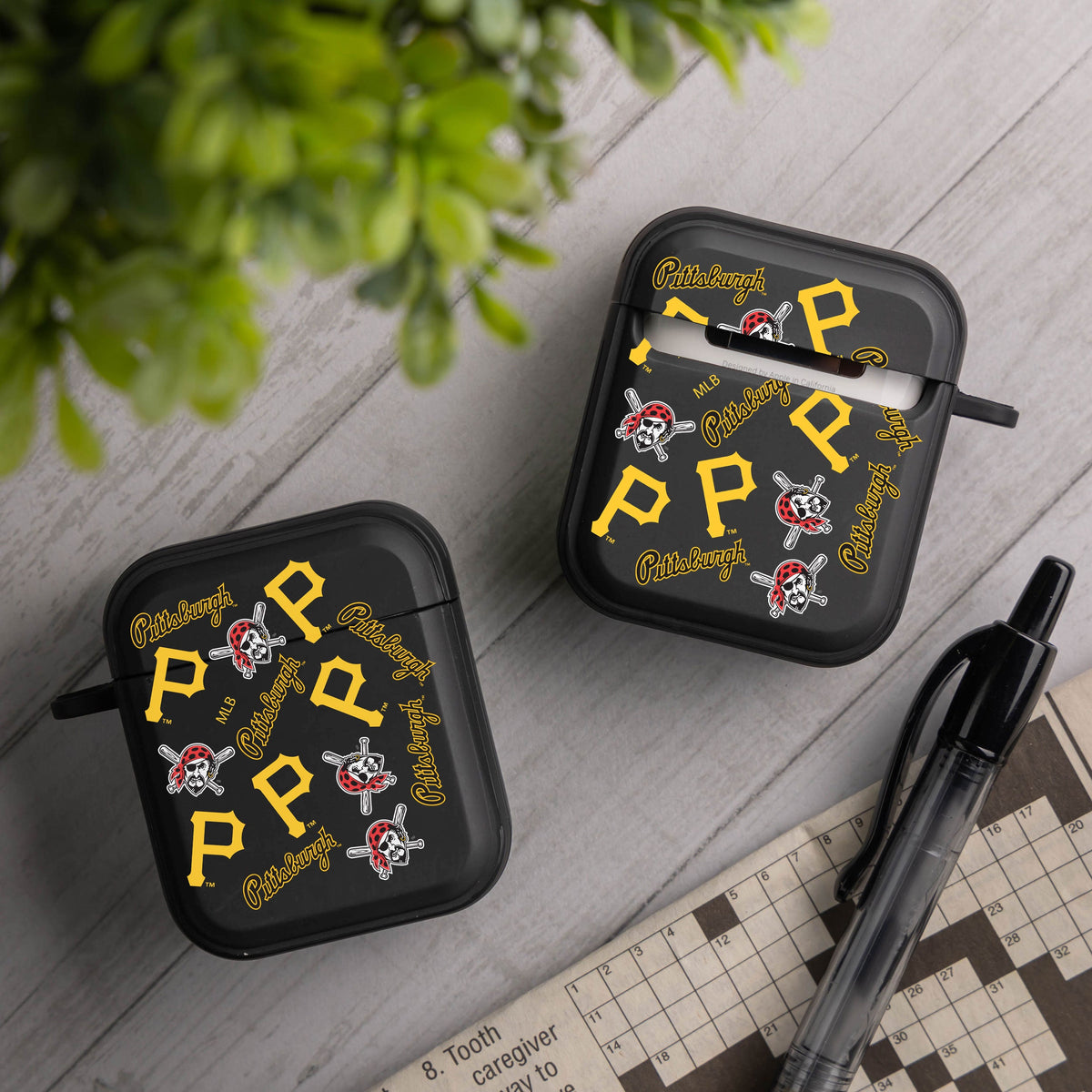 Pittsburgh Pirates HDX Apple AirPods Gen 1 &amp; 2 Case Cover